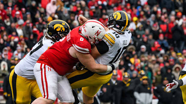 14_Nash Humacher_FB vs Iowa 1124